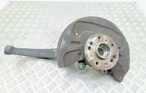 Front wheel hub