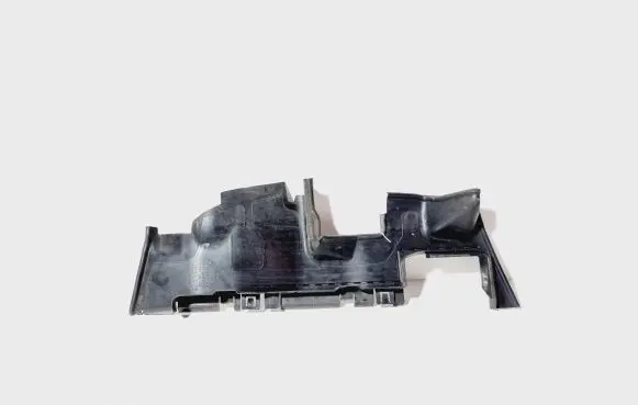 Audi Q3 8U Intercooler air guide/duct channel 8U0121284C 8U0121284