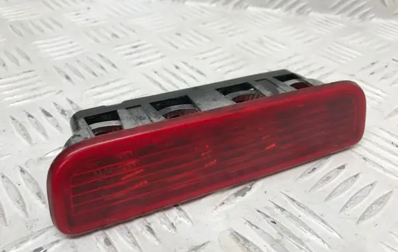 Citroen Nemo Third/center stoplight