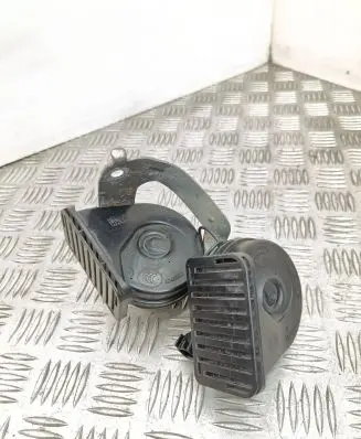 Opel Zafira C Horn signal 13409132