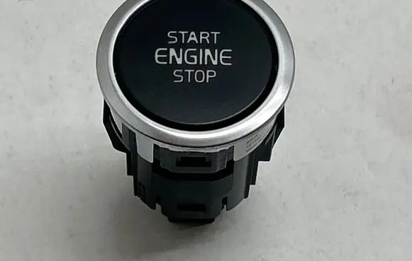 Volvo XC40 Engine start stop button switch 31433768 AEL5 181022