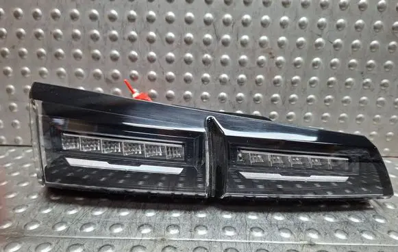 Peugeot 308 Rear/tail lights S25099356 9835300680