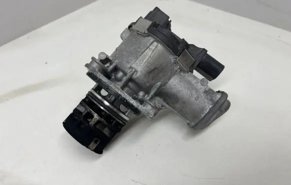 Volkswagen Transporter - Caravelle T6 EGR valve 04L131501AB 200402258