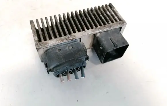 Renault Scenic III - Grand scenic III Glow plug pre-heat relay 8200558438a 8200558438-a