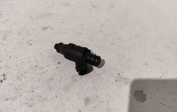 Audi A6 S6 C5 4B Fuel injector 078133551AC