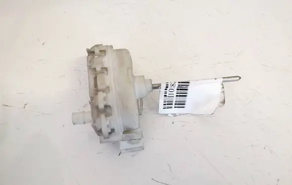 Audi A3 S3 8L Central locking vacuum pump 8d0862153