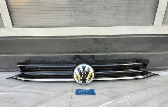 Volkswagen Touran II Front bumper upper radiator grill 5TA853655