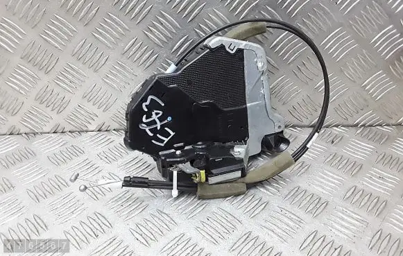 Honda CR-V Front door lock 41114019810