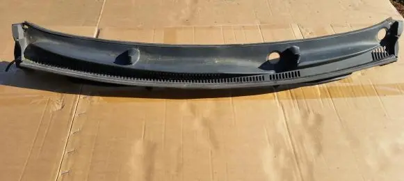Suzuki Celerio Wiper trim 72331-84M1