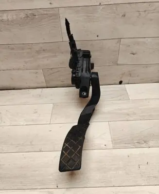 Audi A4 S4 B7 8E 8H Accelerator throttle pedal 6PV00837506 8E1723523G