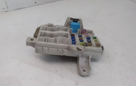 Mazda 6 Fuse module