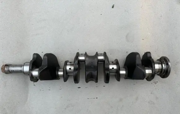 Nissan Patrol 160 Crankshaft 12200C6800 12200C8700