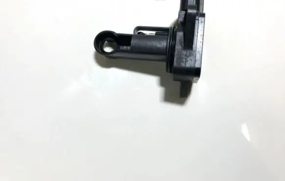 Toyota Corolla E120 E130 Mass air flow meter 2220422010 22204-22010