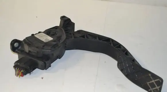 Audi A6 S6 C6 4F Accelerator throttle pedal 8K1723523 27102007 6PV00950501