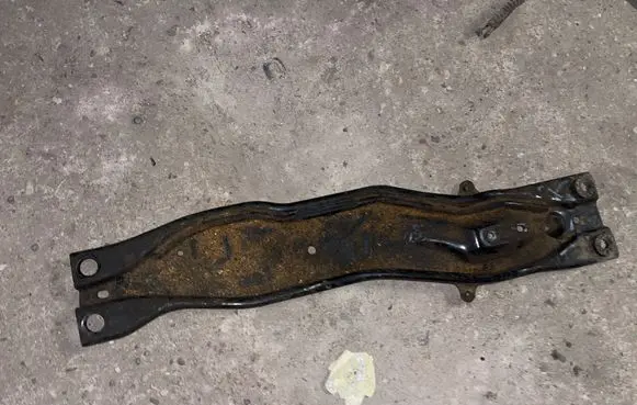 KIA Carens I Bottom radiator support slam panel 