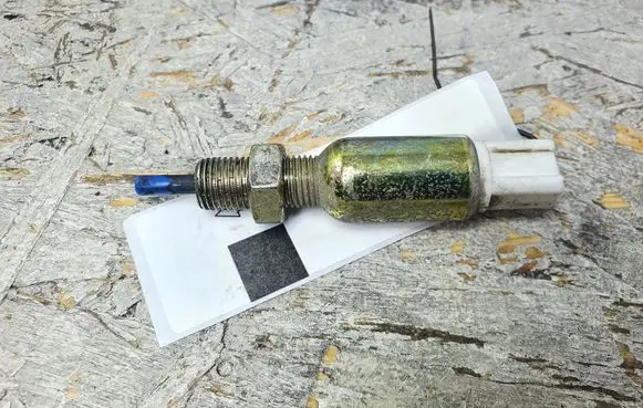 Clutch pedal sensor
