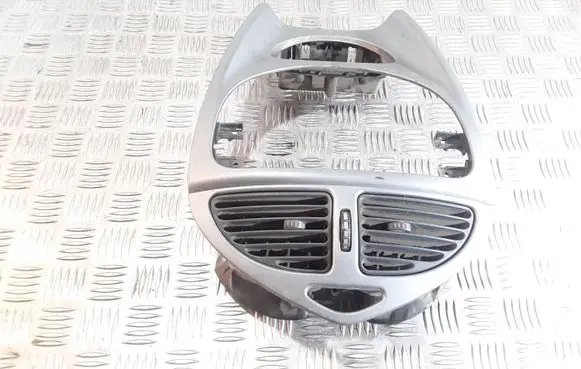 Citroen C5 Radio/GPS head unit trim 96326085