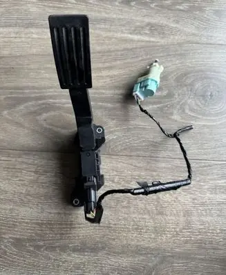 Ford Escape III Accelerator throttle pedal LX619F836AA