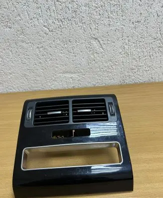 Land Rover Range Rover Sport L494 Rear air vent grill LRGJBD500220PUY D7651