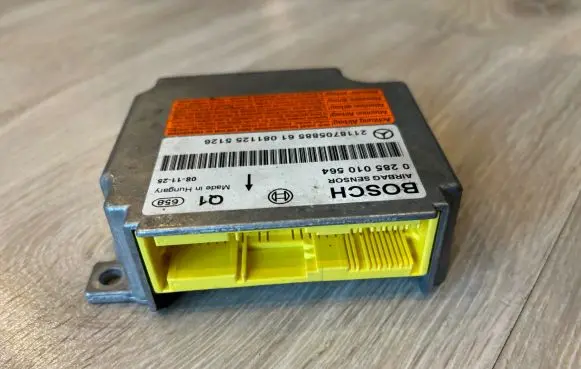 Mercedes-Benz E W211 Airbag control unit/module 2118705885 0285010564 A2118705885
