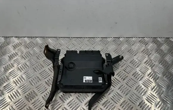 Lexus GS 300 350 430 450H Engine control unit/module 8966130D00 2751005824