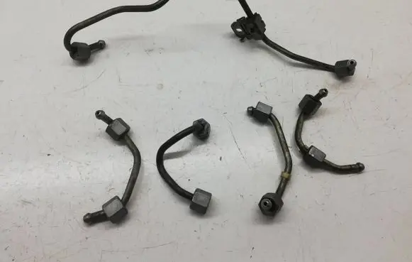 Citroen C-Crosser Fuel injector supply line/pipe 