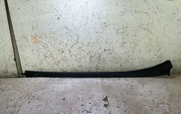 Windshield trim