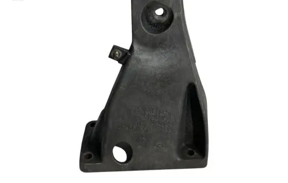 BMW 5 E60 E61 Engine mounting bracket 6766700 22116766700