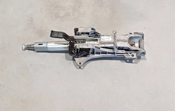 Mercedes-Benz A W176 Steering wheel axle A2464608801