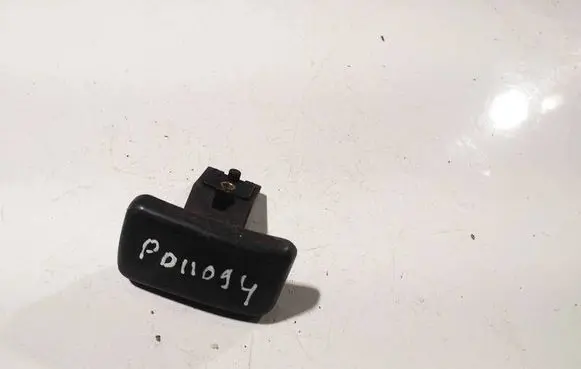 Volkswagen Golf IV Rear seat side bottom trim
