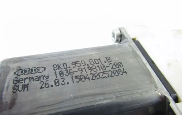 Audi Q3 8U Front door window regulator motor 8K0959801B