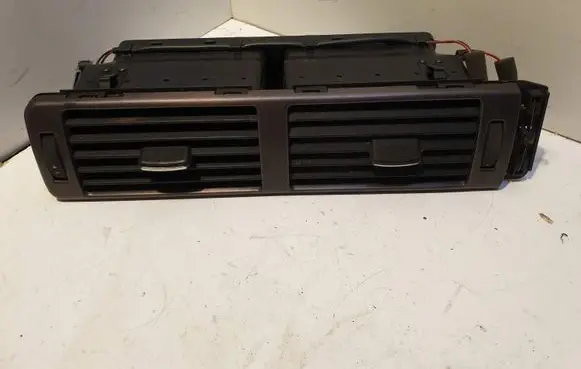 Audi A6 S6 C5 4B Dash center air vent grill 4B1820951