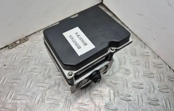 Audi A4 S4 B7 8E 8H ABS Pump 8E0910517H