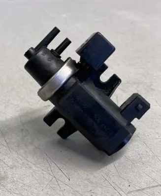 BMW 5 E60 E61 Turbo solenoid valve 72279600 2247906