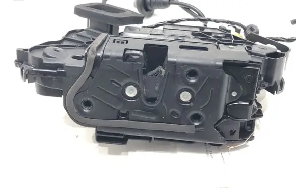 Skoda Octavia Mk3 (5E) Front door lock 5TB837015C