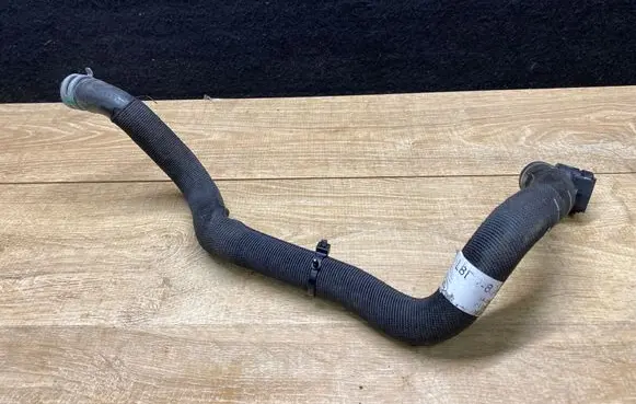 Land Rover Range Rover Evoque L551 Engine coolant pipe/hose L8D28A589AB
