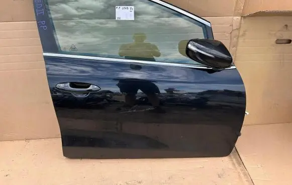 KIA Ceed Front door