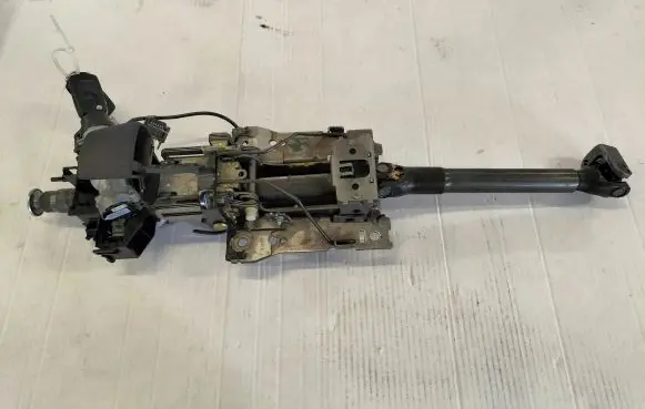 Volkswagen Touran I Steering wheel axle 1T1419502J