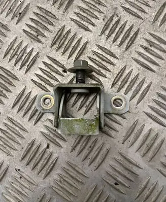 Nissan Juke I F15 Tailgate/trunk/boot hinge