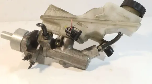 Toyota Avensis T250 Master brake cylinder 25113479
