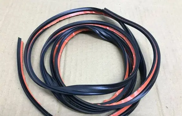 Porsche Macan (95B) Trunk rubber seal (body) 95B845571A