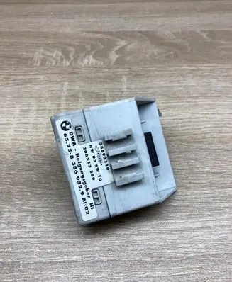 BMW 5 E39 Alarm relay 8386932 55892110