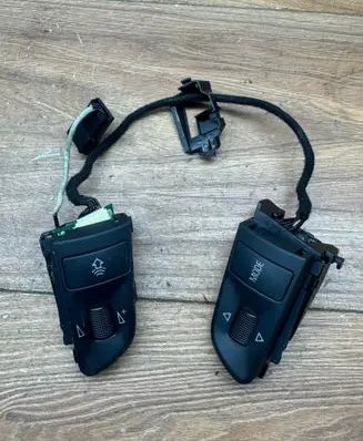 Audi A4 S4 B7 8E 8H Steering wheel buttons/switches 4F0951527 61676390