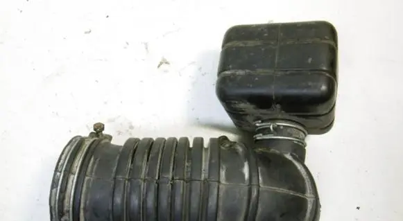 Mitsubishi Galant Air intake hose/pipe MR212883