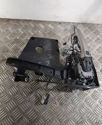 Volvo XC70 Front door lock 30661072 30753786