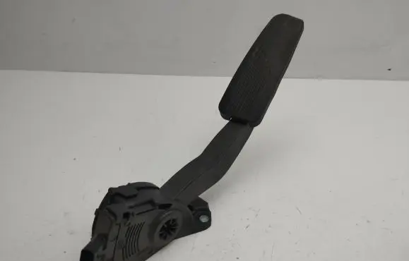 Maserati Ghibli Accelerator throttle pedal 04861715AD