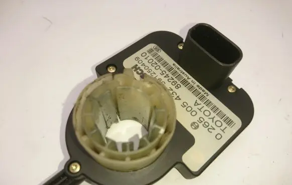 Toyota Avensis T250 Steering angle sensor 8924502020 0265005432