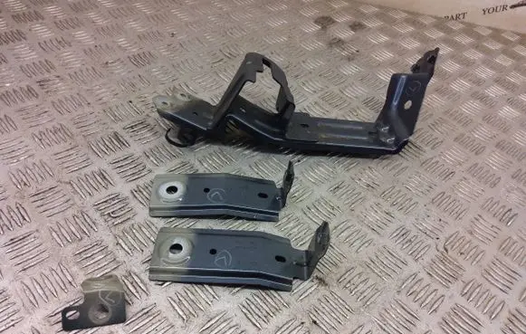 Cupra Formentor Fender mounting bracket 5FF821327