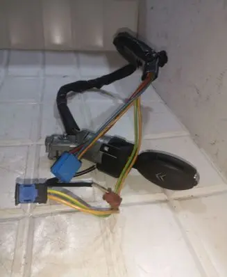 Citroen C5 Ignition lock 9648445180