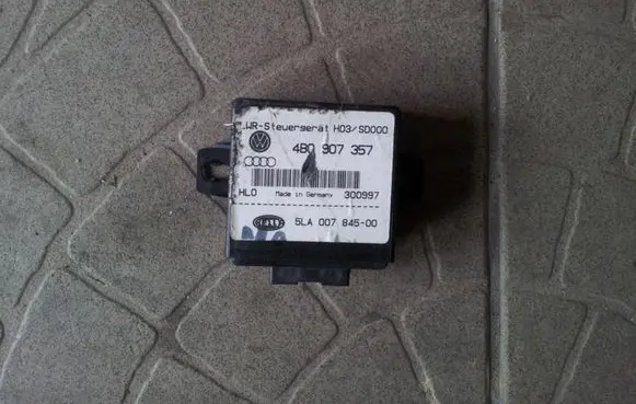 Volkswagen PASSAT B5.5 Light module LCM 4B0907357